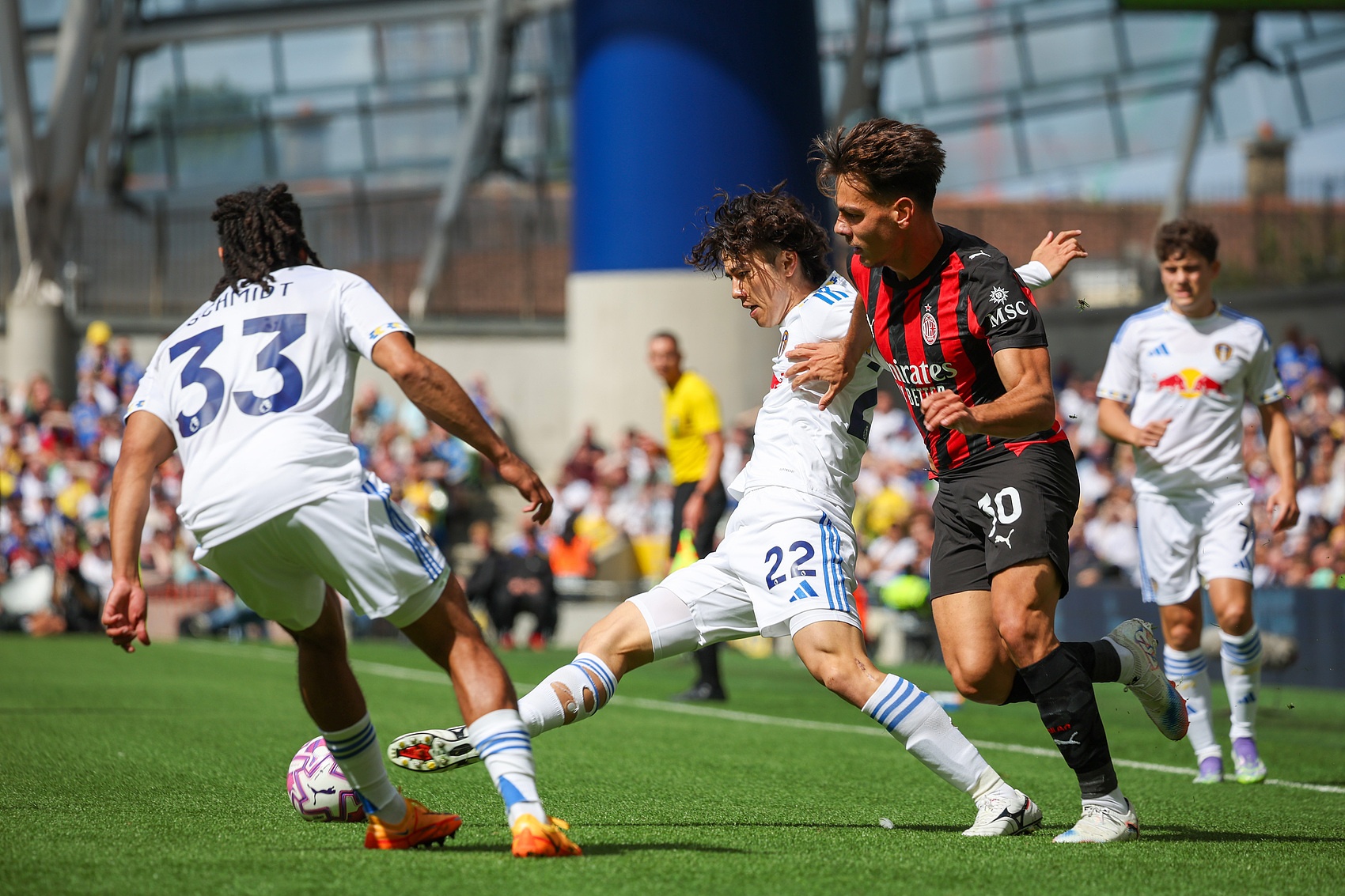 爱游戏体育-亚沙里：谈判很漫长，但从一开始与米兰接触我就明确表示想来这里