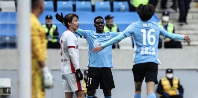 爱游戏官网-60126名球迷见证！马莱莱传射英博迎来中超首胜