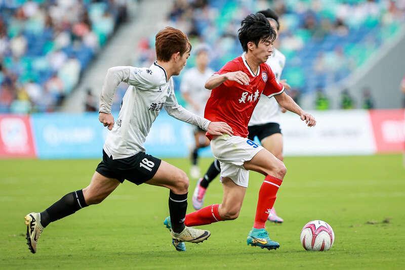 爱游戏体育-2.5万球迷“看球观海”，2025广东足球超级联赛正赛在广州南沙开赛