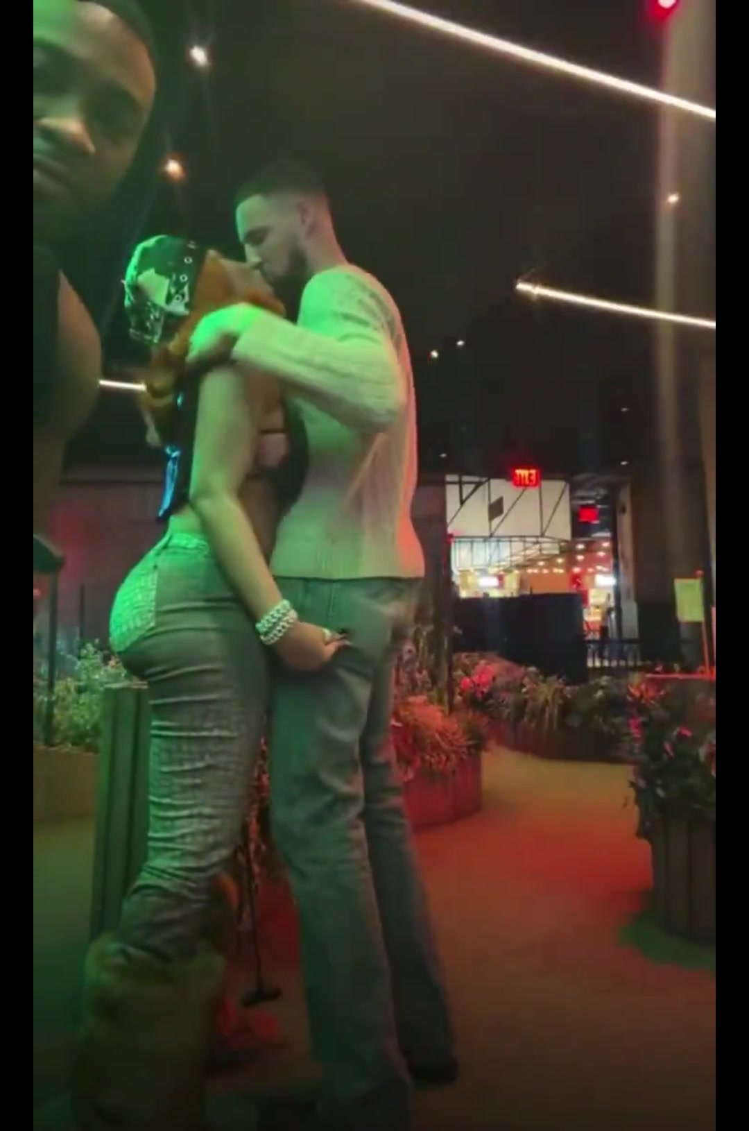 爱游戏-没眼看！克莱&amp;马冬梅大尺度打高尔夫 友人看了直呼受不了