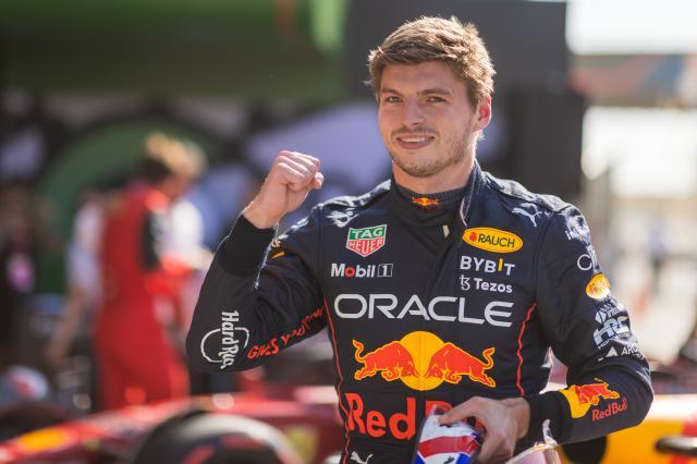 爱游戏体育官网-混乱规则难掩维斯塔潘冠军成色 双冠王实至名归