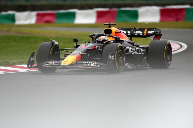 爱游戏体育官网-混乱规则难掩维斯塔潘冠军成色 双冠王实至名归